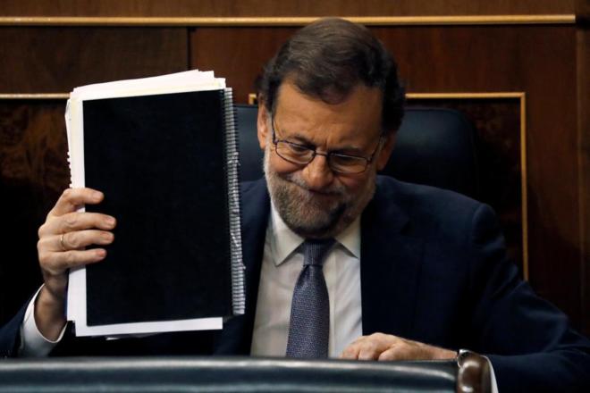 Mariano Rajoy, tras perder la primera votacin de su investidura en...