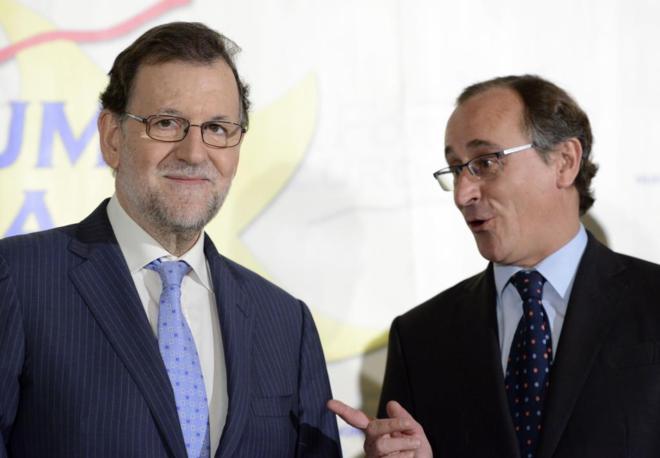 Mariano Rajoy y Alfonso Alonso, en el desayuno informativo del Forum...