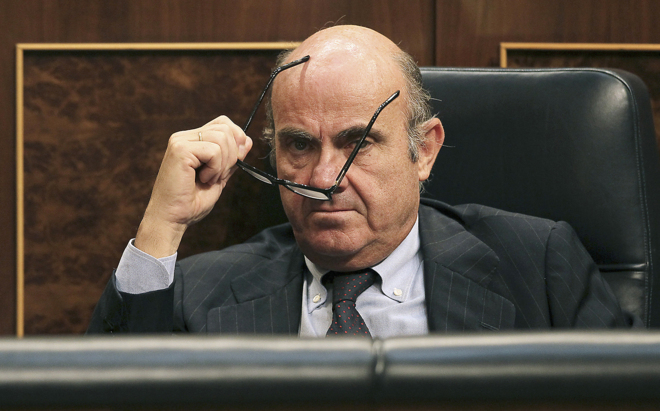 Luis de Guindos, en el debate de investidura de Mariano Rajoy el...