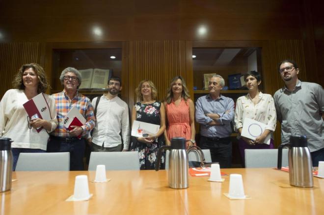 Representantes de PSOE, Podemos, CHA e IU, durante las negociaciones.