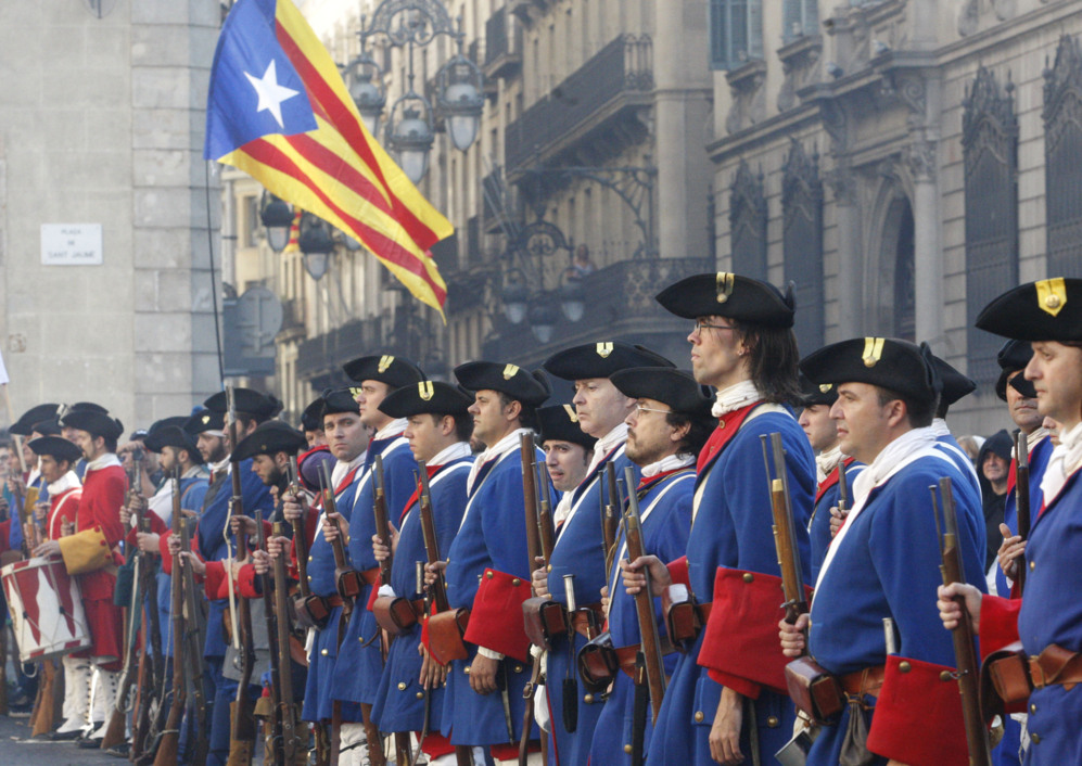 Los Migueletes las Tropas Catalanas del 1714 en la plaza Sant Jaume.