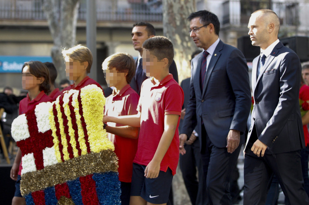 La comitiva del FC Barcelona, encabeada por el presidente, Josep...