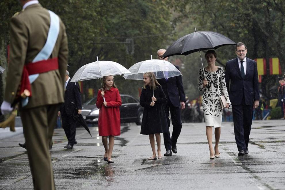 La reina Letizia y Mariano Rajoy, junto a la Princesa de Asturias y la...