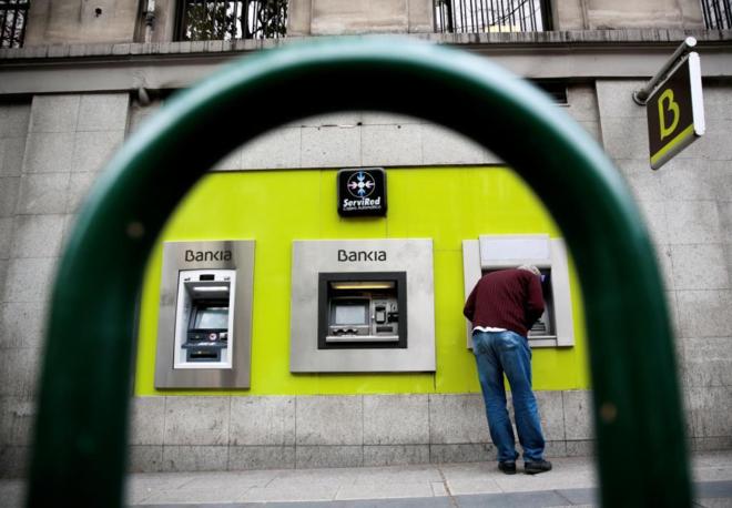 Los bajos tipos y las cláusulas suelo reducen el beneficio de Bankia un ...