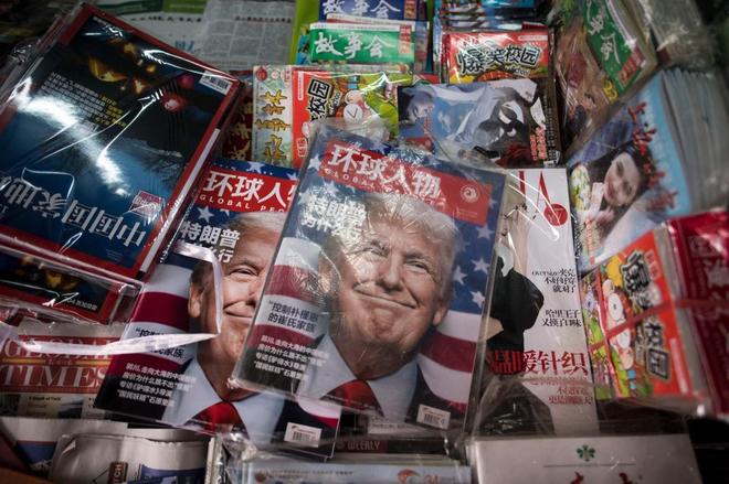 Revistas chinas, en un quiosco de Shanghai.