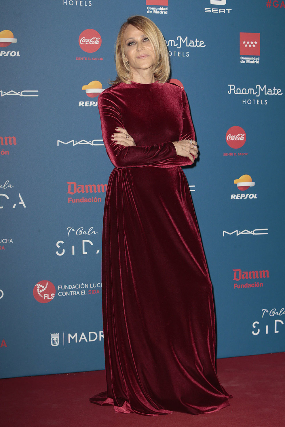 La actriz Antonia San Juan con vestido de terciopelo.