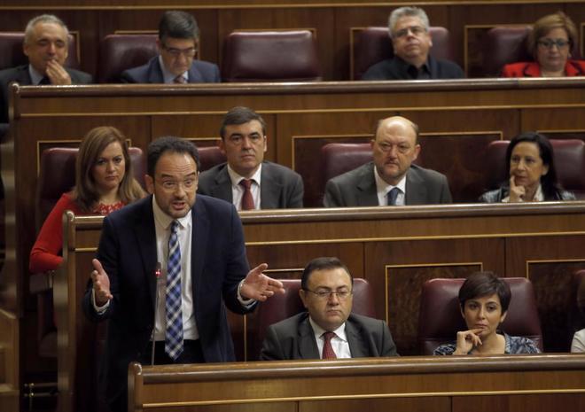 El portavoz del PSOE en el Congreso, Antonio Hernando, este...