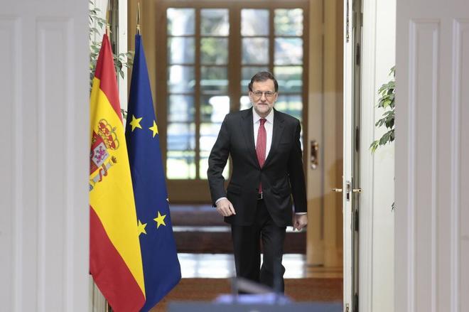 El presidente del Gobierno, Mariano Rajoy, comparece en rueda de...