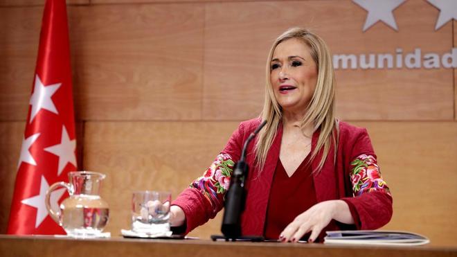 La presidenta de la Comunidad de Madrid, Cristina Cifuentes, en un...