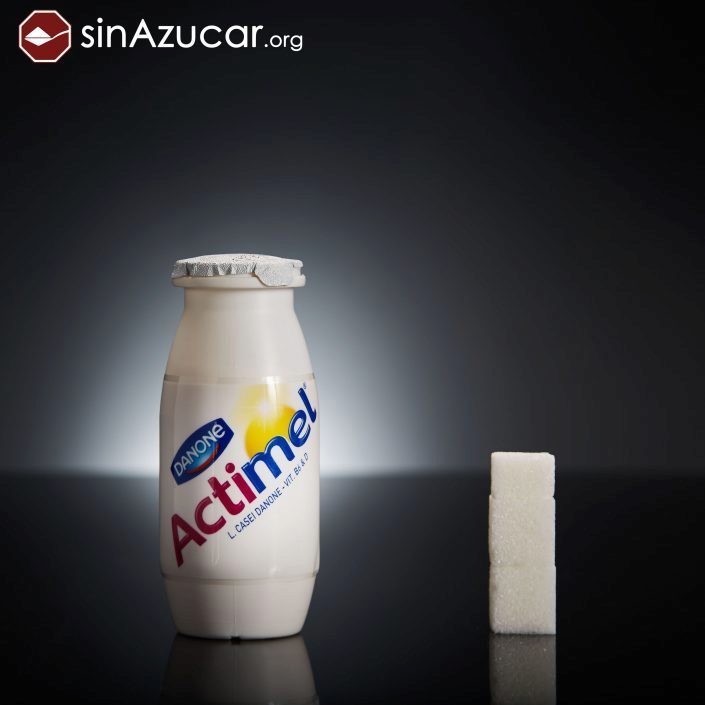 Una botellita de Actimel tiene 11,5g de azúcar, casi 3 terrones. Ni...