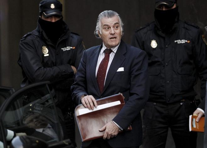 El ex tesorero del PP Luis Brcenas, tras declarar en la Audiencia...