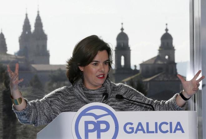 Soraya Senz de Santamara, durante el acto del PP en Santiago de...