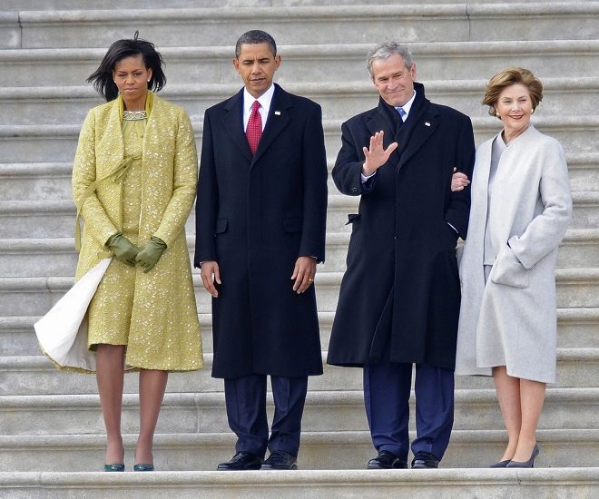 Los Obama y los Bush haciendo el relevo en 2009.