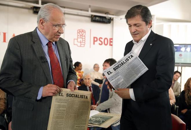 El presidente de la Comisin Gestora del PSOE, Javier Fernndez,...