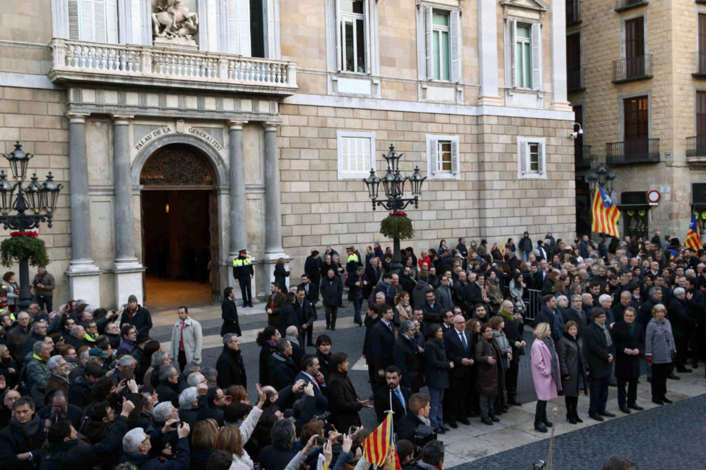 Los acusados por el 9-N a las puerta del Palu de la Generalitat.