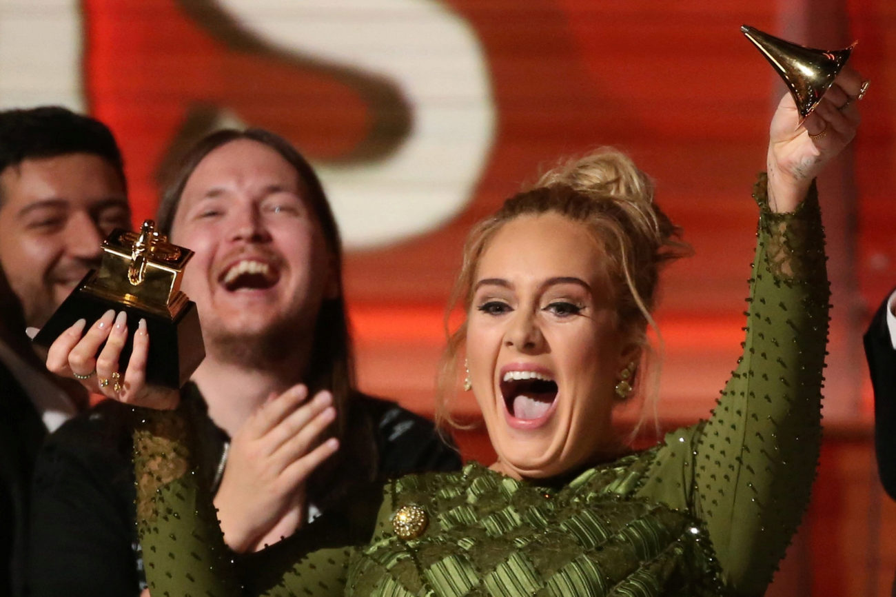 Adele rompi su Grammy a Cancin del Ao que dedic a Beyonce