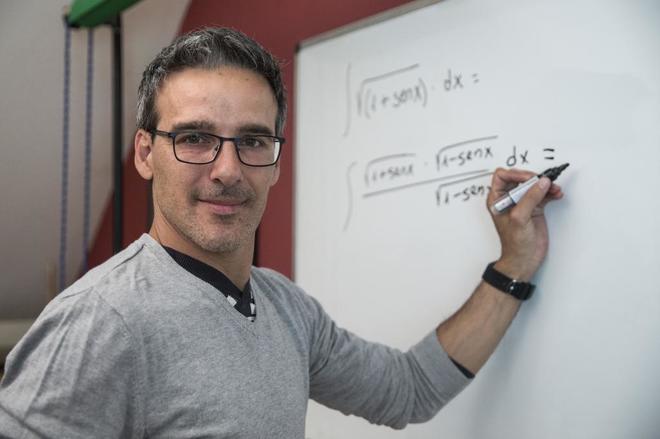 David Calle, el profesor 'youtuber', se clasifica entre los 10 finalistas  del 'Nobel' de los docentes | Sociedad Home | EL MUNDO