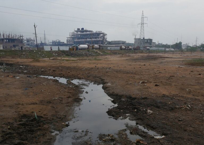 Aguas residuales provenientes del complejo industrial Guddapatharam,...