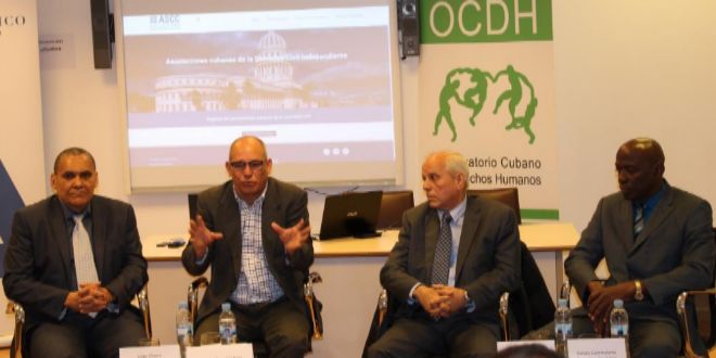 De izquierda a derecha: Jorge Olivera, ex preso poltico cubano; Alejandro Gonzlez, director ejecutivo del OCDH; Wilfredo Valln, fundador y presidente de la AJC; y Calixto Gammalame, ex juez cubano, hoy, en Madrid.