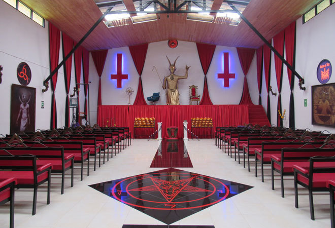 El templo del diablo está en Colombia rodeado de pastores alemanes |  Cronica Home | EL MUNDO