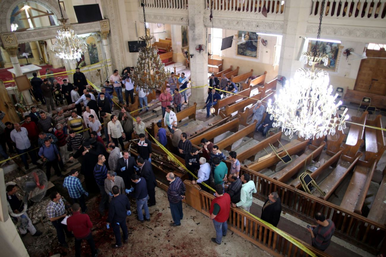Interior de la iglesia de Mar Girgis tras la explosin