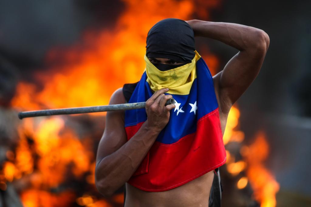 Centenares de venezolanos en varias ciudades del pas comenzaron a...