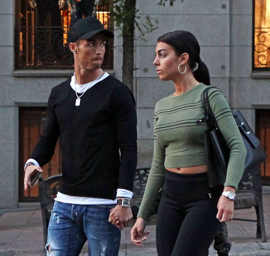El futbolista Cristiano Ronaldo (32) y su novia, Georgina Rodrguez...