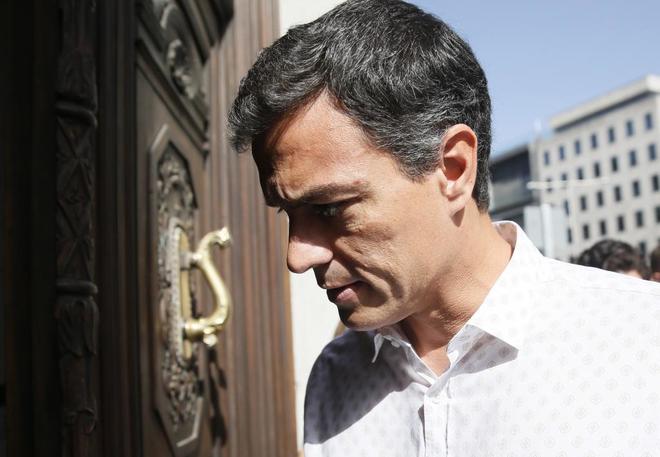 El secretario general del PSOE, Pedro Snchez, a su llegada al...
