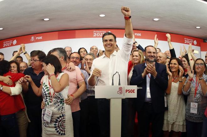 Pedro Snchez, en Ferraz tras ganar las primarias del PSOE el pasado...