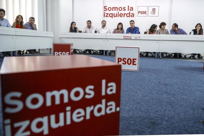 Los integrantes de la nueva Ejecutiva Federal del PSOE elegida en el...