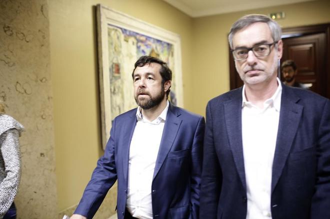 Miguel Gutirrez (izqda.) y Jos Manuel Villegas, en el Congreso de...