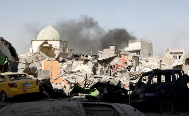La mezquita de Mosul en ruinas despus de ser tomada por las tropas iraques.