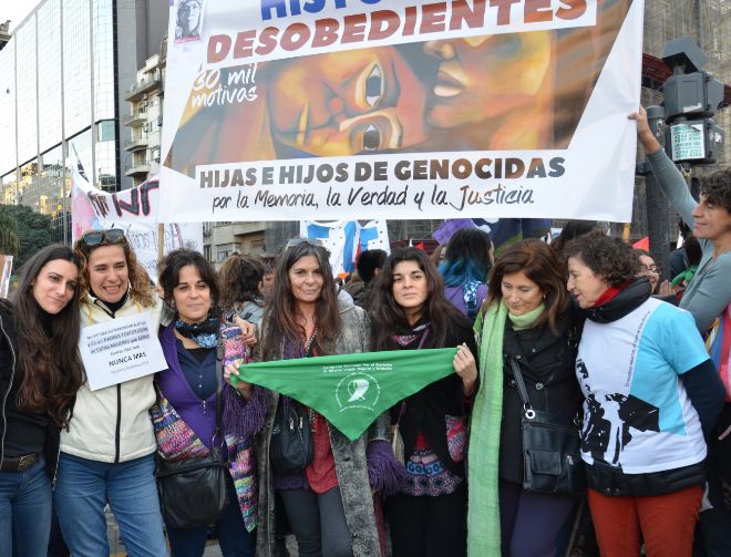 Integrantes del movimiento 'Historias Desobedientes', durante una marcha en Buenos Aires.