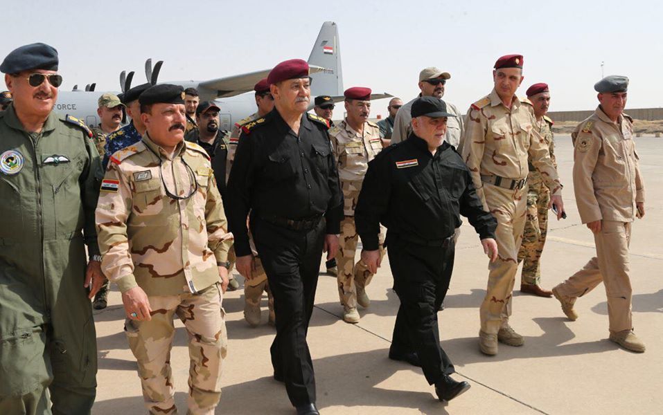 Foto distribuida por el Gobierno iraqu con la llegada  este domingo del primer ministro a Mosul.