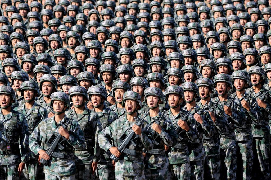Desfile militar para conmemorar el 90 aniversario de la creacin de la Fuerzas Armadas en la base de Zhurihe, en Mongolia,  China.