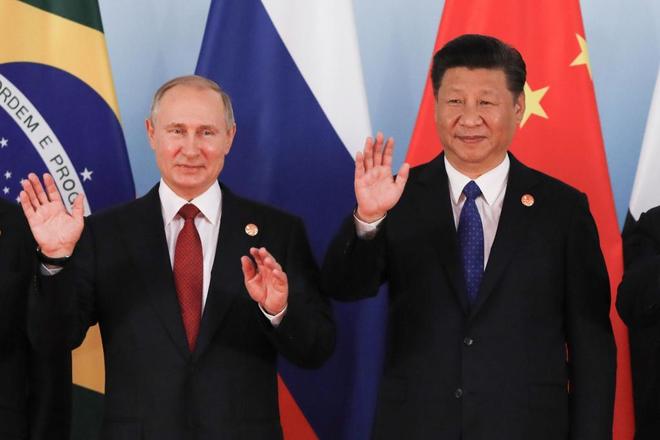 Vladimir Putin y Xi Jinping posan durante la cumbre de los pases emergentes en Xiamen