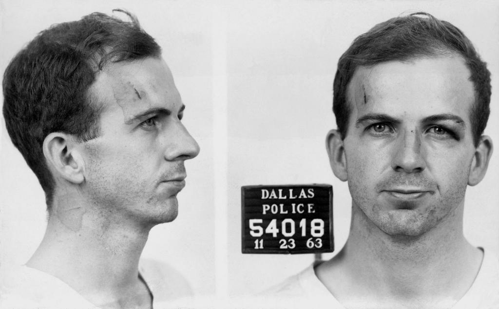 Lee Harvey Oswald, acusado de asesinar al presidente Kennedy en Dallas (EEUU).