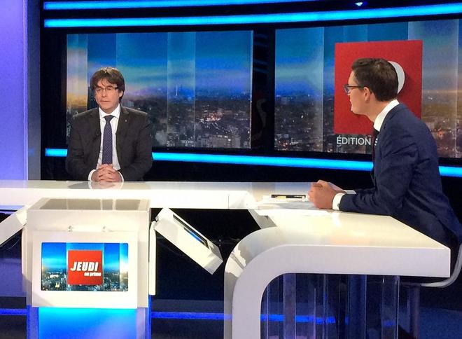 El ex &apos;president&apos; Carles Puigdemont durante la entrevista en la...