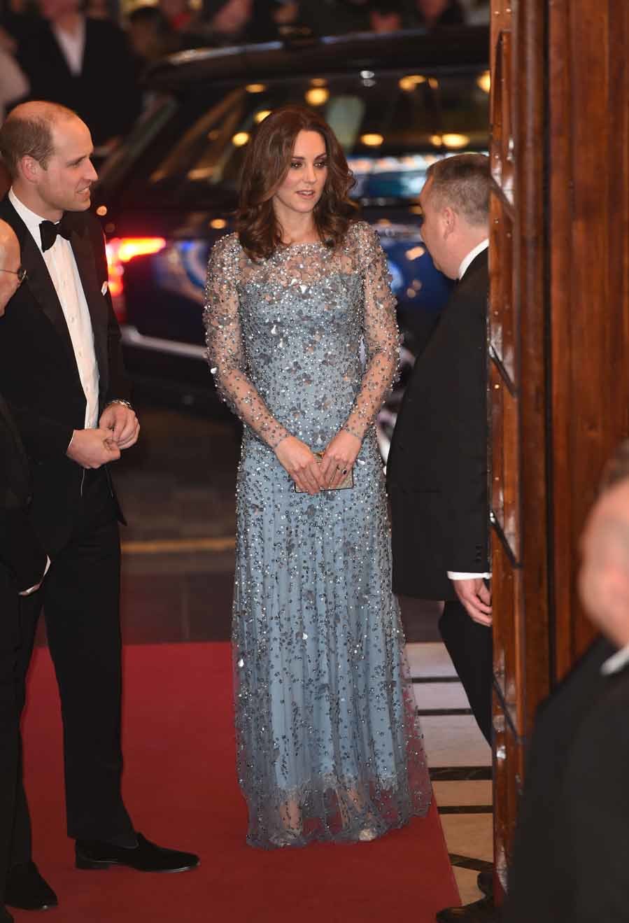 Fiel a Jenny Pckham, la Duquesa de Cambridge ha optado por un vestido...