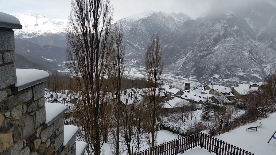 Naturaleza, montaas nevadas y pueblos con encanto en el Valle de...