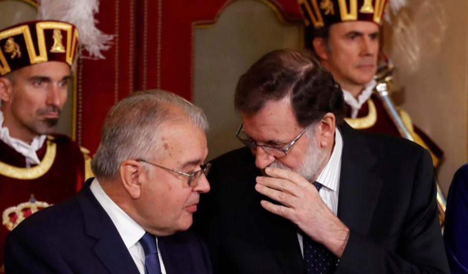 El presidente del Gobierno, Mariano Rajoy y el presidente del Tribunal...