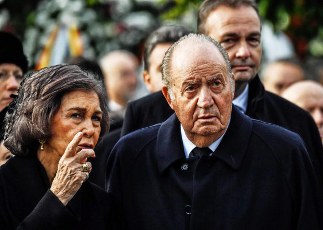 Don Juan Carlos y Doña Sofía, el pasado sábado en el funeral de...