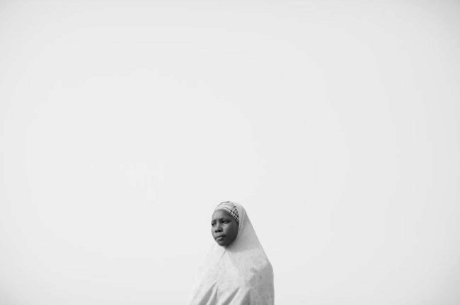 Hanna, nia huida de Boko Haram, en el campo de Dar es Salam.