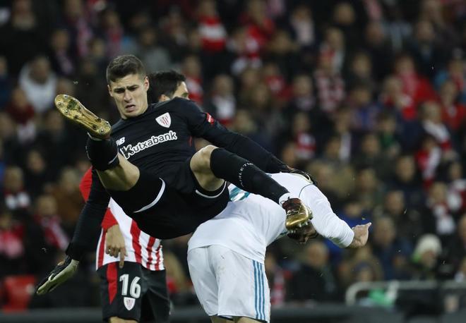 Kepa, en un lance del juego en el partido entre Athletic y Real Madrid...