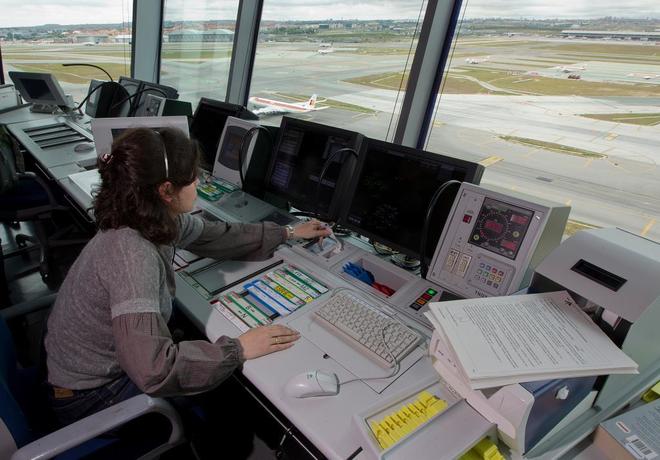 Se necesitan 75.000 euros para ser controlador aéreo | Economía