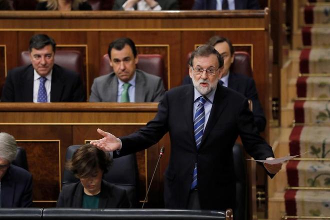 El presidente del Gobierno, Mariano Rajoy, en la sesin de control al...