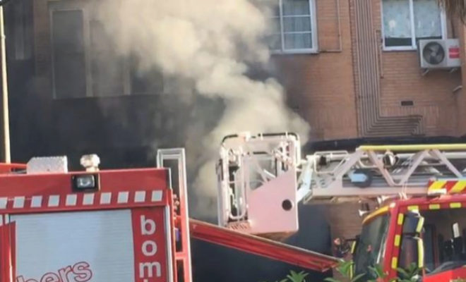 Seis atendidos por inhalación de humo en el incendio de un garaje ...