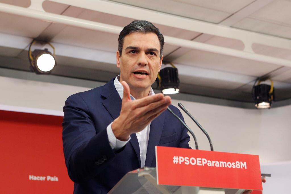 El secretario general del PSOE, Pedro Snchez, durante la rueda en...