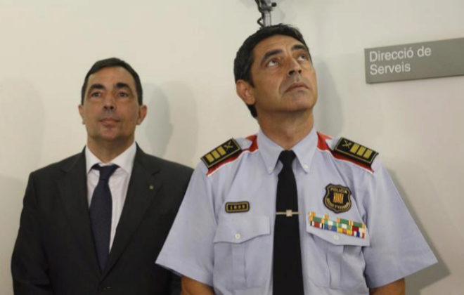 Pere Solé y Josep Lluís Trapero durante una comparecencia pública...