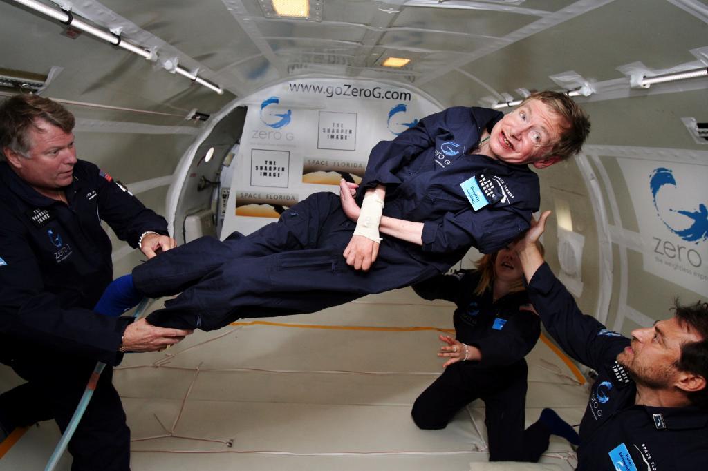 Stephen Hawking: Slo somos una raza avanzada de monos en un planeta...